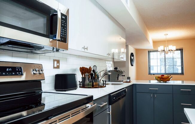 2 beds, 2 baths, 1,280 sqft, $2,650, Unit O-102- 2A LUXURY 2 Bedroom Residence