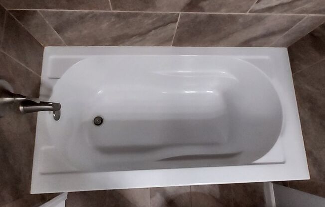 2 beds, 2 baths, 1,142 sqft, $1,360, Unit 31-202