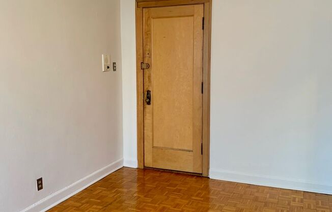 Studio, 1 bath, 300 sqft, $1,495, Unit 644-209