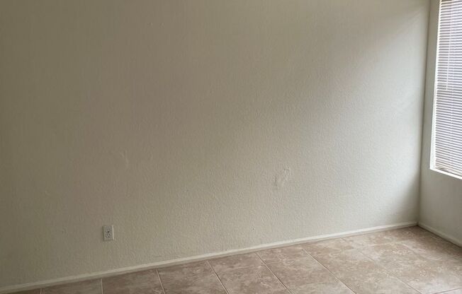 Charming 3 bed 2 bath single level home with RV Gate