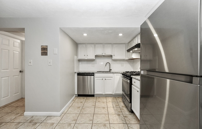 1 bed, 1 bath, 654 sqft, $2,100, Unit C1