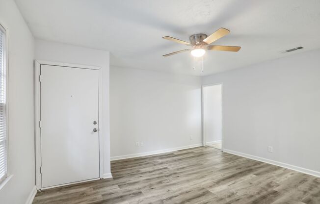 2 beds, 1 bath, $1,575, Unit Unit A