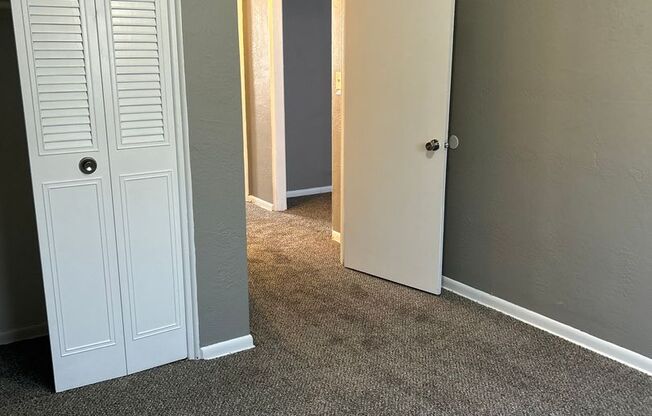 2 beds, 1 bath, 750 sqft, $1,070, Unit B10 1015 11