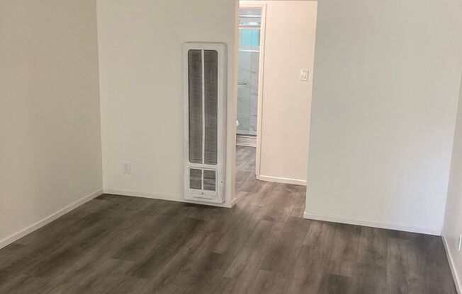 1 bed, 1 bath, 650 sqft, $1,975, Unit 4