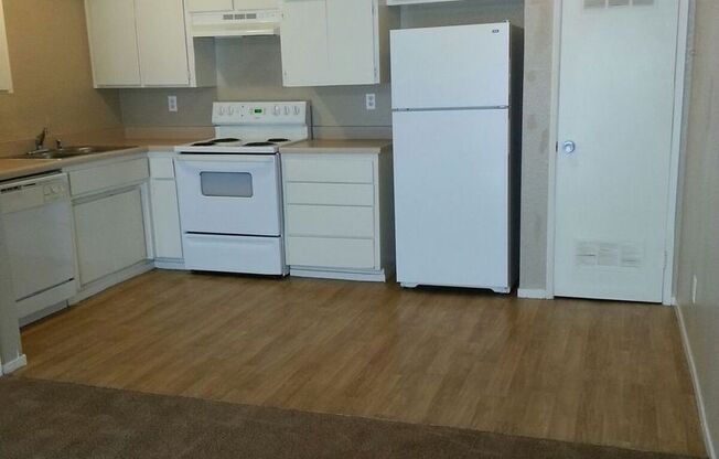 1 bed, 1 bath, 610 sqft, $1,195, Unit 61