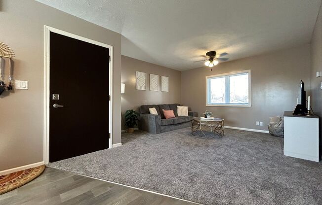 2 beds, 1.5 baths, 680 sqft, $949, Unit 8534