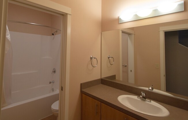 4 beds, 2.5 baths, 1,502 sqft, $3,380, Unit 04