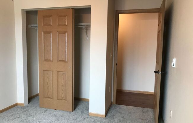 2 beds, 1 bath, 1,003 sqft, $1,375, Unit 115