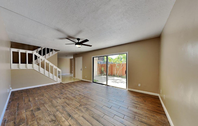 2313 VIS OAKS CIR NE
