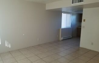 2 beds, 1 bath, $995, Unit 330-1101