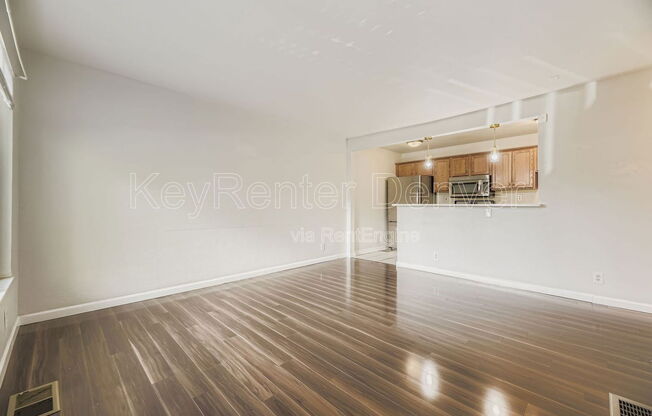 2424 W 35 AVE