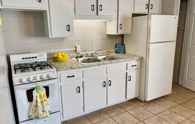 1 bed, 1 bath, $900