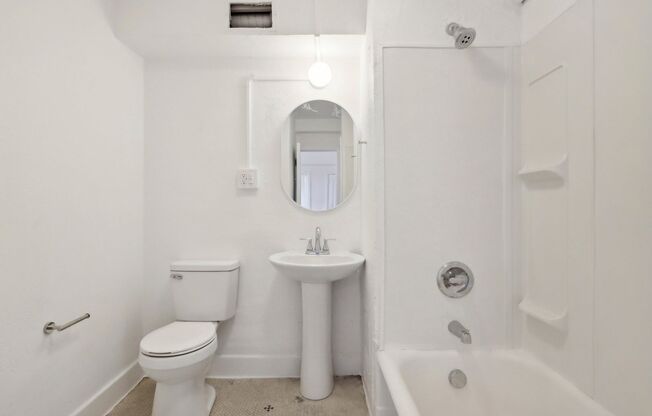 1 bed, 1 bath, 670 sqft, $1,150, Unit 404