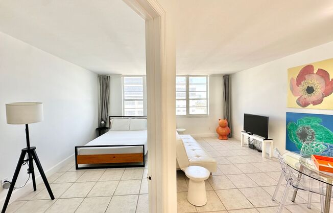 1 bed, 1 bath, $2,300, Unit Unit 1031