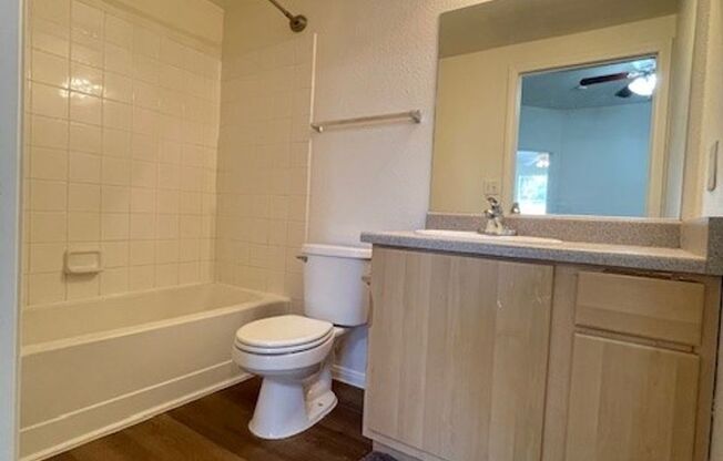2 beds, 2 baths, $1,350, Unit # 1075
