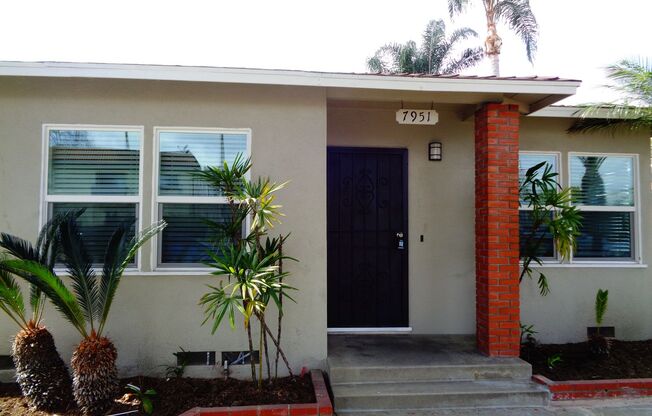 2 Bedroom 1 Bath Ground Floor Apartment for Rent in Whittier, w/ Garage and Central A/C