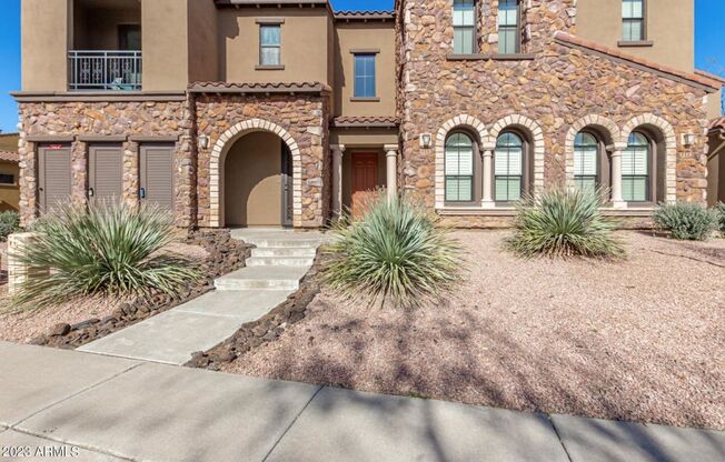 Stunning 3bdrm 2 Bath plus office/dining area in Grayhawk Community