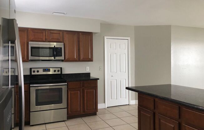 Large 3 Bedroom 2 Bath 2nd Floor Apartment