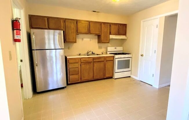 2 beds, 1 bath, 812 sqft, $1,500, Unit Apt 1