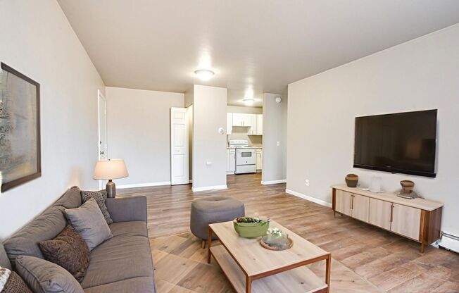 1 bed, 1 bath, 600 sqft, $899, Unit 2014 - E