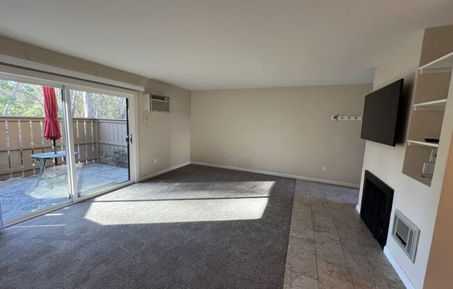 Beautiful 2 Bedroom 2 Bathroom Scripps Ranch Condo! **Parking Included**