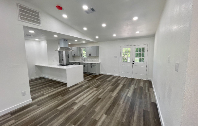 5747 TRIO LN