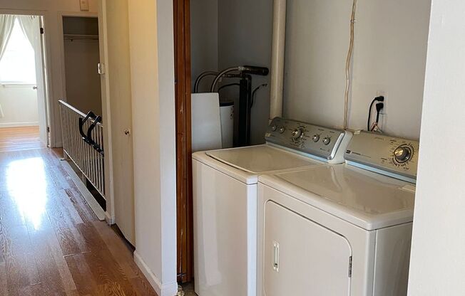 2 beds, 1 bath, $1,540, Unit 648 N 33rd St B - Whole Unit