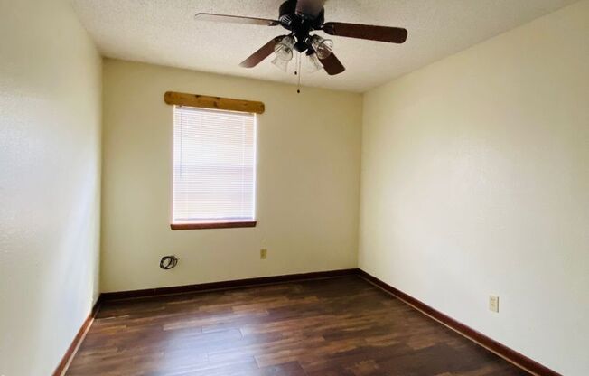 3 beds, 2 baths, $1,200