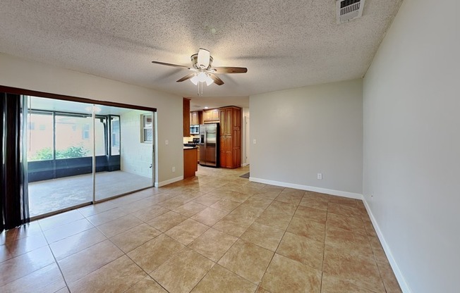 1016 MANCHESTER CIR