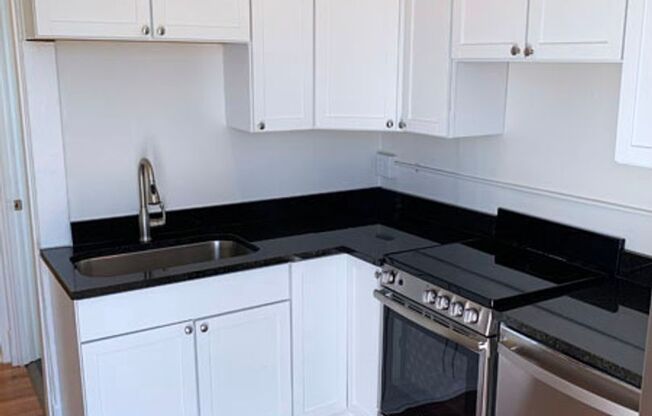 3 beds, 1 bath, $1,770, Unit 2351 1/2