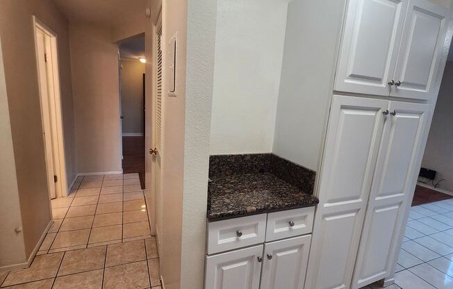 3 beds, 2.5 baths, $3,000, Unit UNIT A