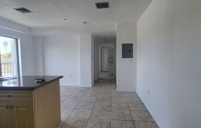 1 bed, 1 bath, 566 sqft, $2,100, Unit 302