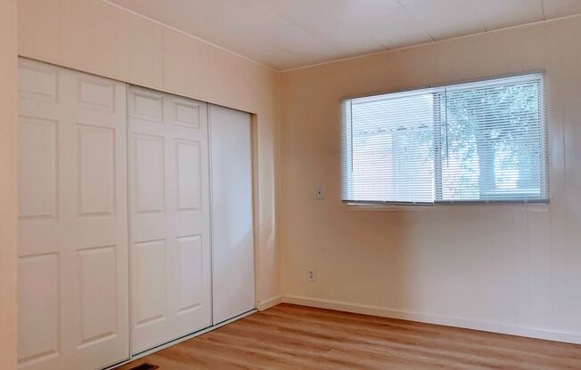 2 beds, 1 bath, 860 sqft, $3,295, Unit 014