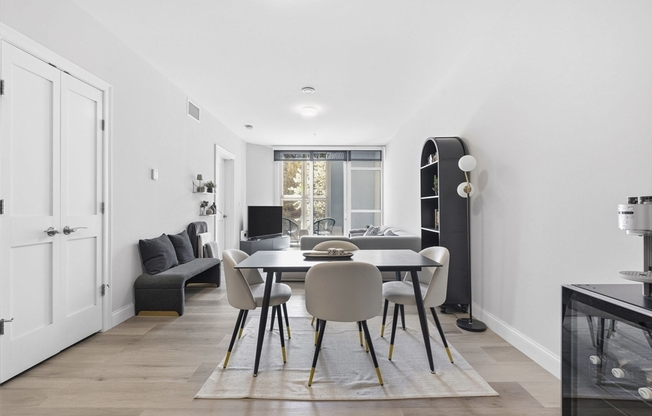 1 bed, 1.5 baths, 926 sqft, $3,975, Unit 309