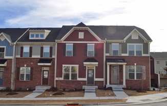 Beaver Creek Commons 3 Bed | 3.5 Bath Townhouse *Move In Special!*