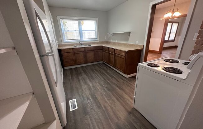 2 beds, 1 bath, $775