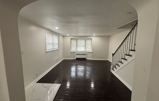 Beautiful Renovated 3BR Twin in Castor Gardens Neighborhood