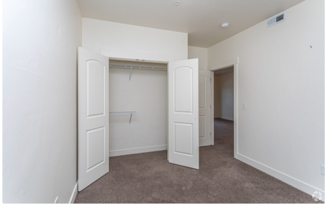 2 beds, 2 baths, 1,004 sqft, $1,550, Unit 339