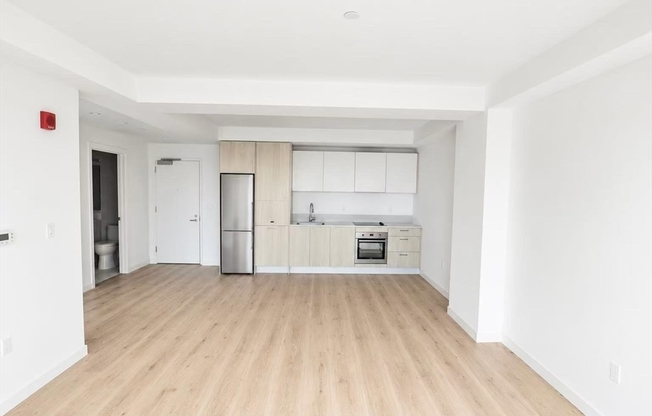 1 bed, 1 bath, 664 sqft, $3,750, Unit 428