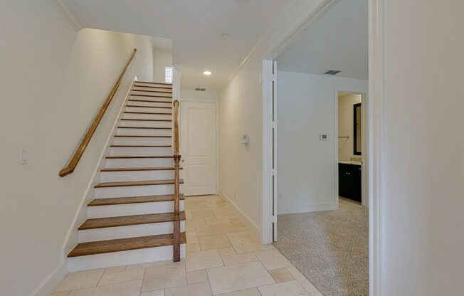 2121 HELSMINSTER DR