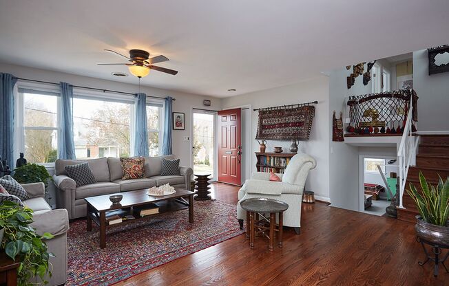 Silver Spring splendor with yard care INCLUDED