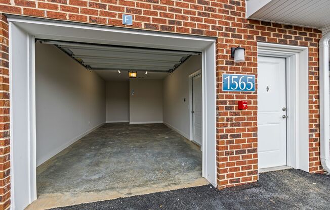 1 bed, 1 bath, 995 sqft, $1,970, Unit 1565