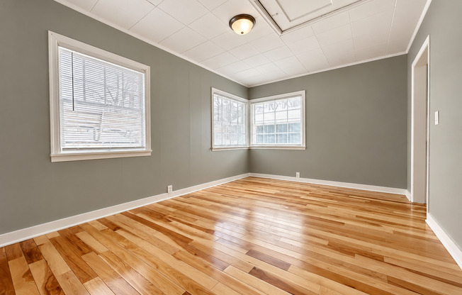 349 6th Ave S