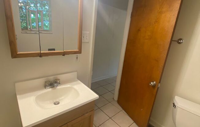 3 beds, 1 bath, $2,300, Unit #5