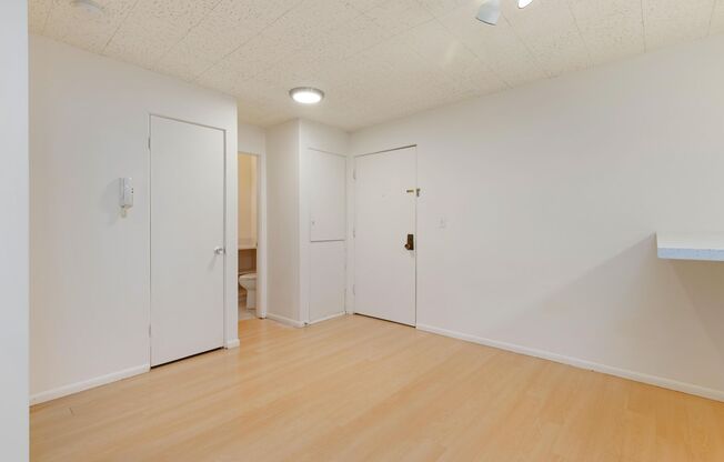 324 W. Olympic Pl.