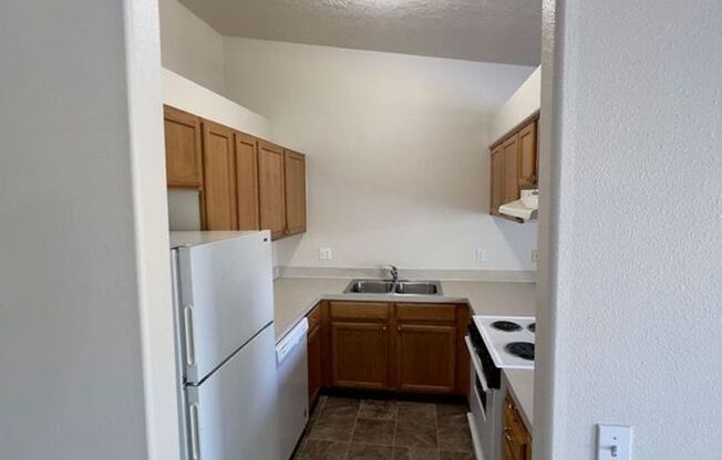 2 beds, 1 bath, 1,000 sqft, $1,295, Unit 1607-A