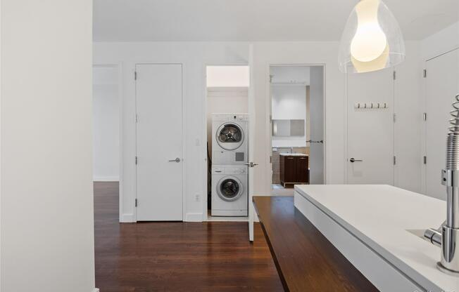 1 bed, 1 bath, $4,750, Unit 419