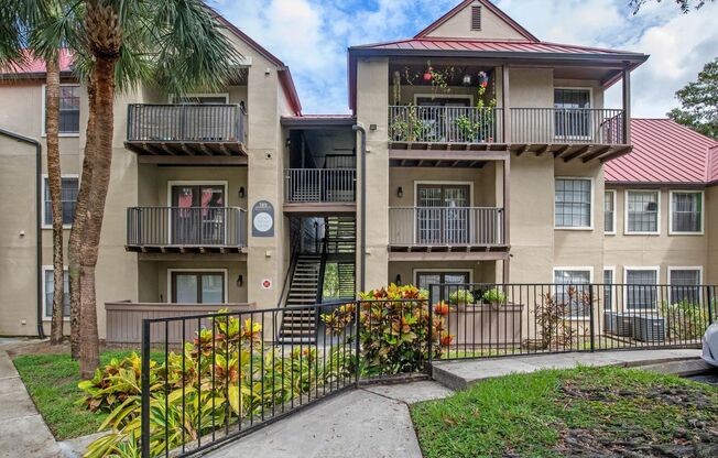 Newly Renovated Ground Floor Condo in Gated Altamonte Springs Community!