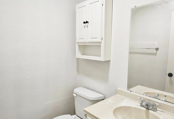 2 beds, 1.5 baths, $1,000, Unit #269