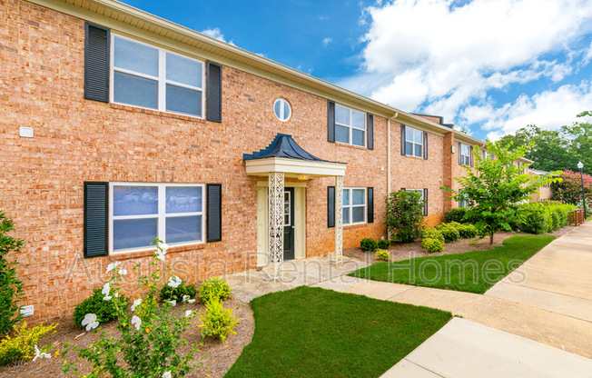 2905 Arrowhead Drive - D9